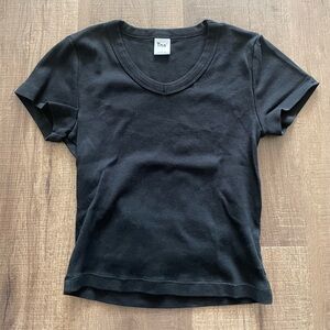 Aritzia TNA vneck baby tee